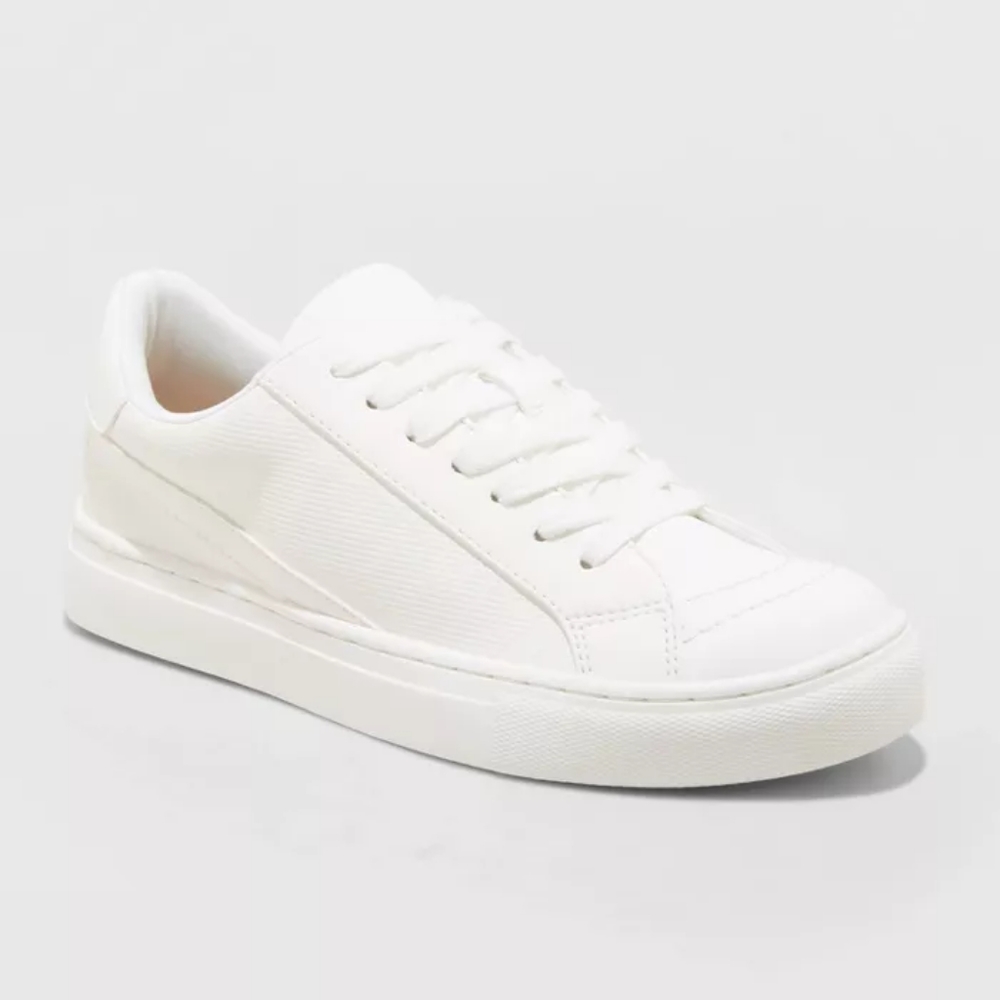 Women's Brittin Sneakers - Universal Thread

NWT